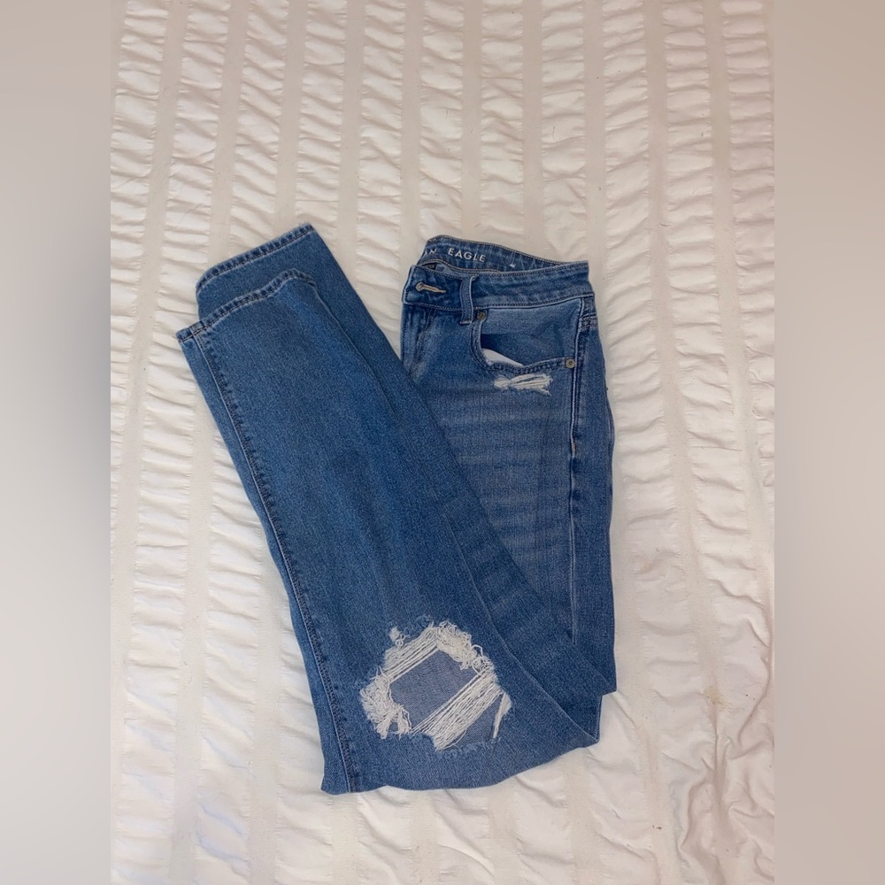 American Eagle Mom Ripped Jeans Size 6